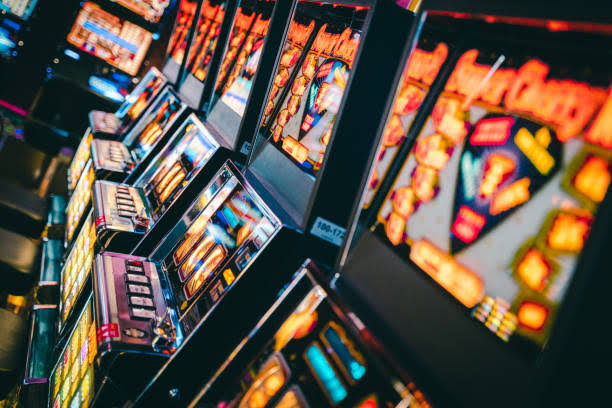 Exploring Online Slot Games: Features, Strategies, and Digital Entertainment